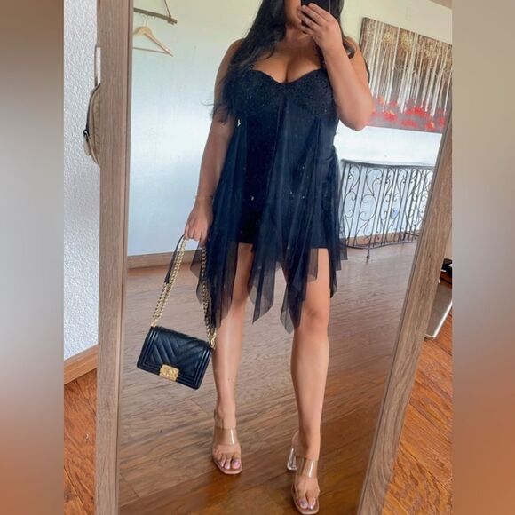 Unique black dress - Picture 4 of 6